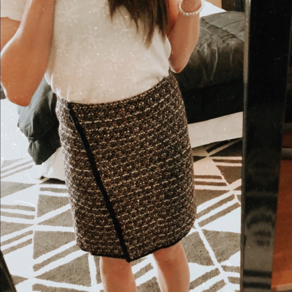 LOFT Holiday Skirt ✨